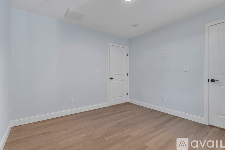8 Anthony Ave 3 Beds Apartment for Rent - Photo gallery 5