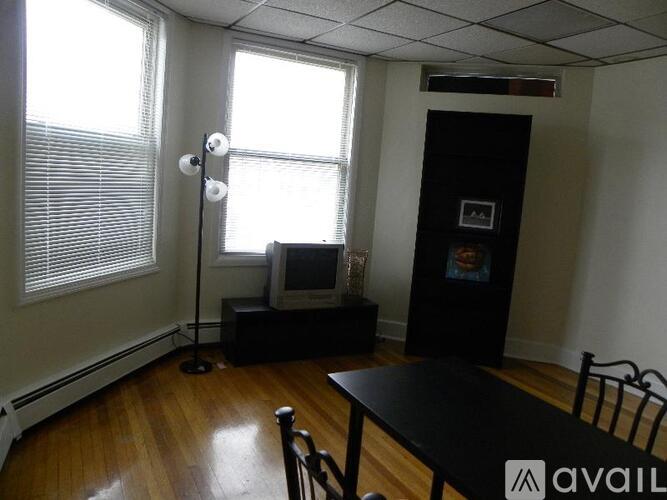 879 Beacon St Studio Apartment for Rent - Photo gallery 2