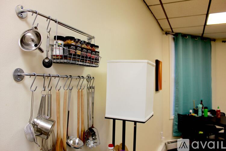 879 Beacon St Studio Apartment for Rent - Photo gallery 3
