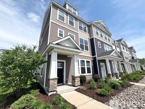 5136 Hampton St NE 3 Beds Apartment for Rent
