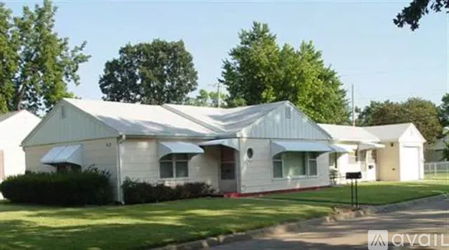 417 W Claflin Ave 3 Beds Single Family Home for Rent - Photo gallery 1