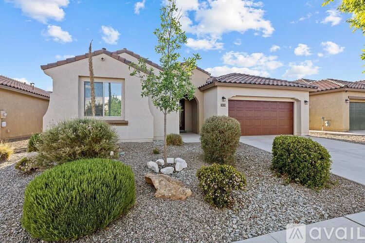 Redondo Peak Dr NW 3 Beds Single Family Home for Rent - Photo gallery 1