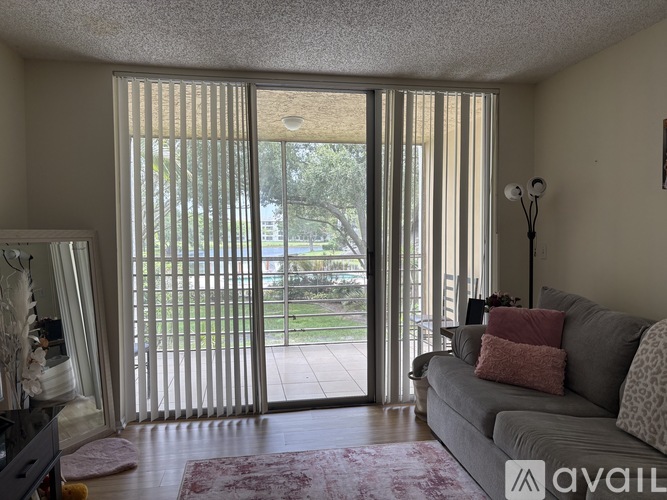 9340 Lagoon Place 1 Apartment for Rent - Photo gallery 4