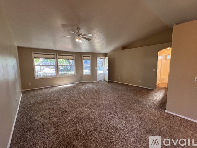 14401 W Roaring Creek St 3 Beds Single Family Home for Rent - Photo gallery 4