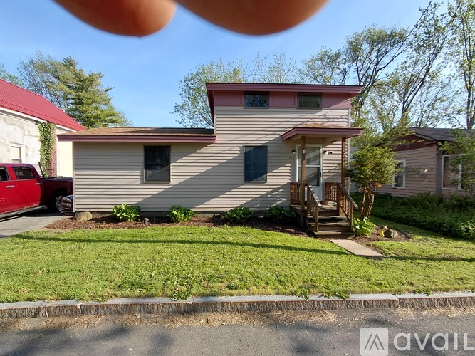 11 Delhi St 2 Beds Single Family Home for Rent - Photo gallery 1