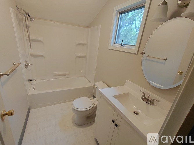 11 Delhi St 2 Beds Single Family Home for Rent - Photo gallery 2