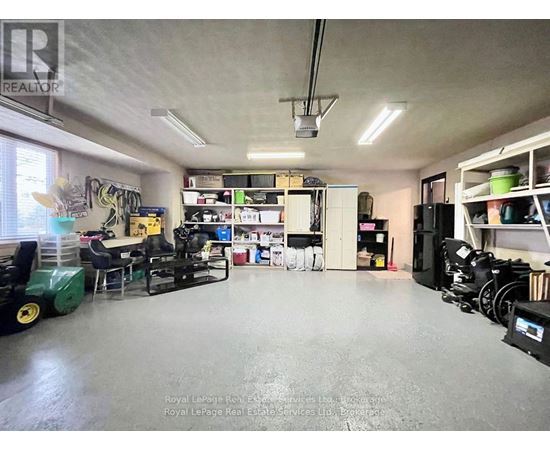 UPPER LEVEL (ONLY) - 184 DUNDAS STREET E 3 Beds House for Rent - Photo gallery 1