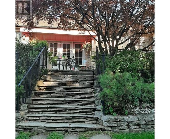UPPER LEVEL (ONLY) - 184 DUNDAS STREET E 3 Beds House for Rent - Photo gallery 3