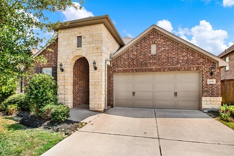 11150 Honeysuckle Haven Drive 4 Beds Apartment for Rent