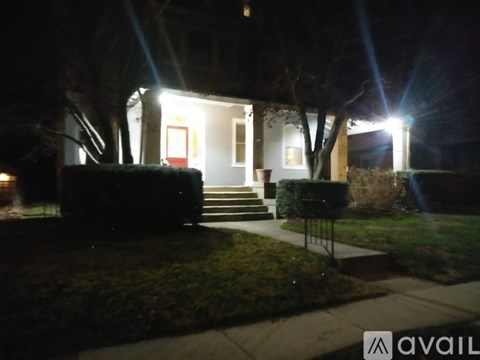 331 Harrison Avenue 2 Beds Apartment for Rent