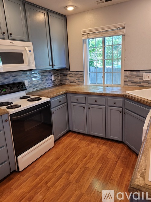 12777 Elm St 3 Beds Single Family Home for Rent - Photo gallery 3