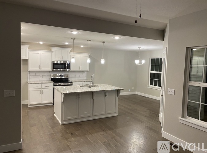 692 North Century Avenue 4 Beds Single Family Home for Rent - Photo gallery 1