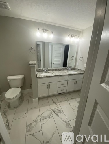 692 North Century Avenue 4 Beds Single Family Home for Rent - Photo gallery 3