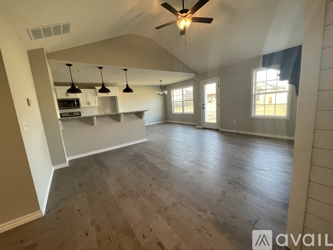 5607 W Pine St 3 Beds Single Family Home for Rent - Photo gallery 3