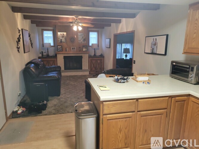 1713 Clover Ln 3 Beds Single Family Home for Rent - Photo gallery 2