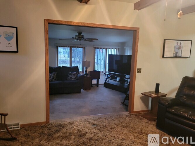 1713 Clover Ln 3 Beds Single Family Home for Rent - Photo gallery 4