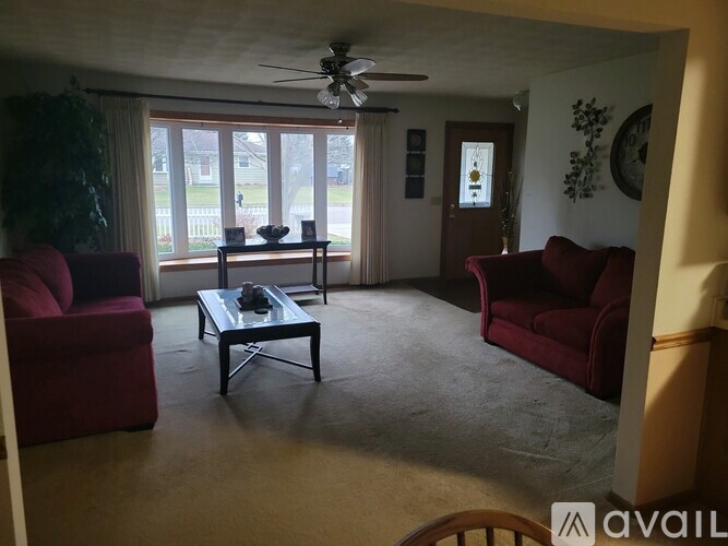 1713 Clover Ln 3 Beds Single Family Home for Rent - Photo gallery 5
