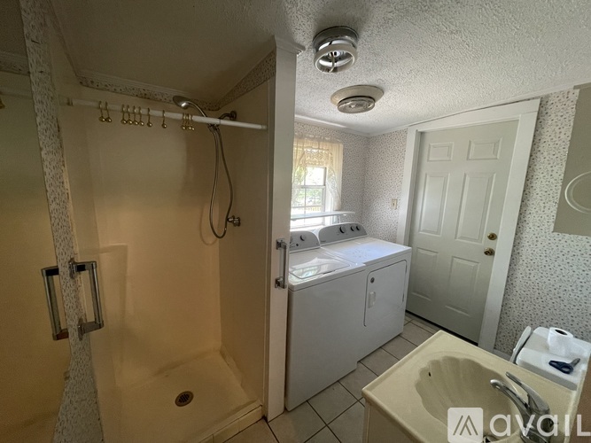 6534 Belwood Drive West 2 Beds Single Family Home for Rent - Photo gallery 5