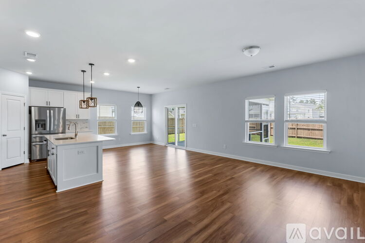 402 Carrara Drive 4 Beds Single Family Home for Rent - Photo gallery 3