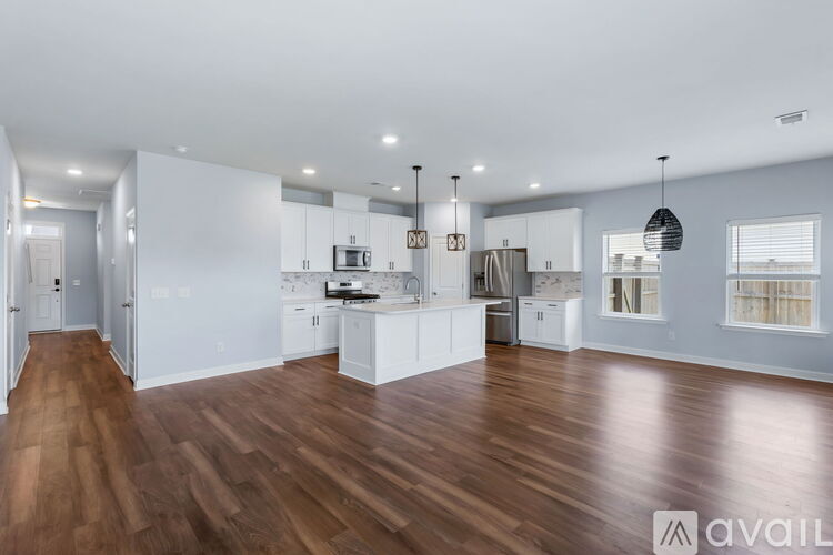 402 Carrara Drive 4 Beds Single Family Home for Rent - Photo gallery 4