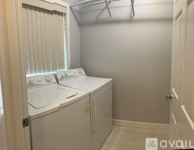 1058 SW 130th St 3 Beds Townhouse for Rent - Photo gallery 4