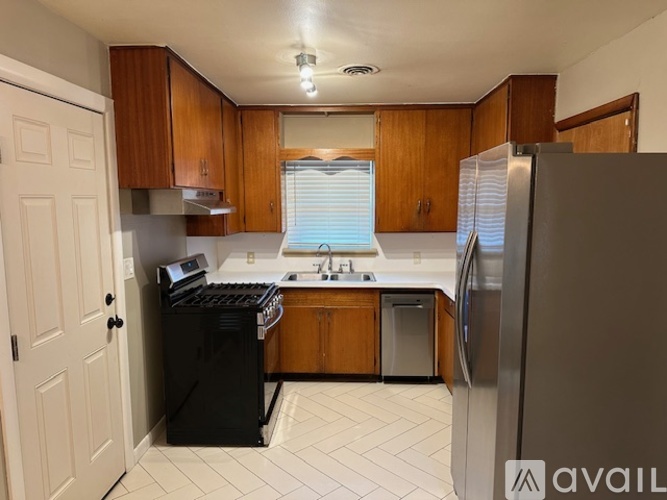 1104 W Robinson St 3 Beds Single Family Home for Rent - Photo gallery 4
