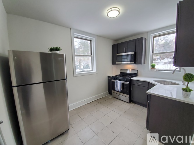 307 William St 3 Beds Apartment for Rent - Photo gallery 2
