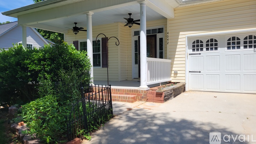 4042 River Falls Drive 3 Beds Single Family Home for Rent - Photo gallery 2