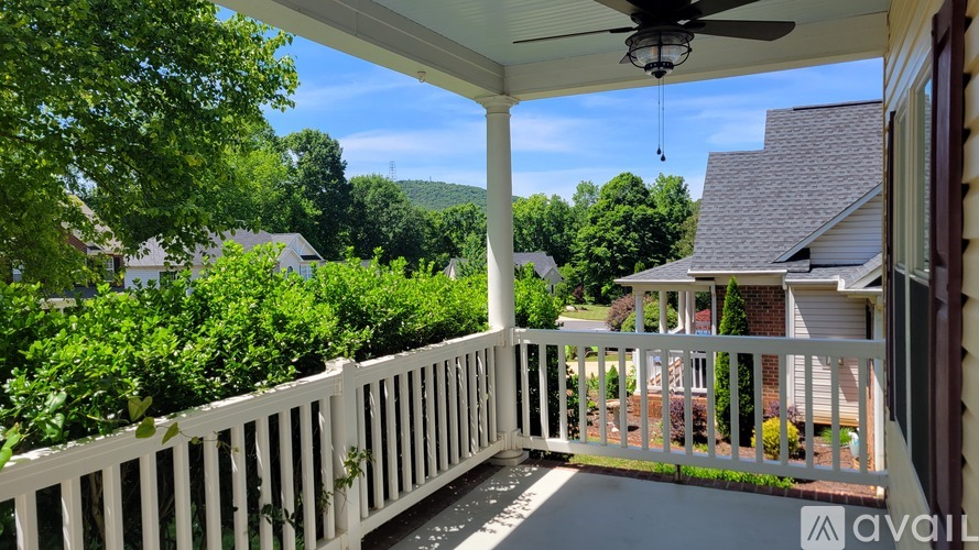 4042 River Falls Drive 3 Beds Single Family Home for Rent - Photo gallery 4