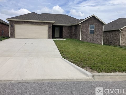 West Freeman Street 3 Beds Apartment for Rent