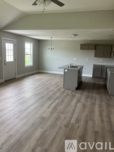 West Freeman Street 3 Beds Single Family Home for Rent - Photo gallery 2