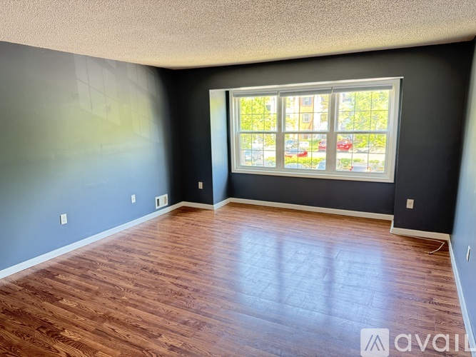 11 Gilpin Court 2 Beds Condo for Rent - Photo gallery 3