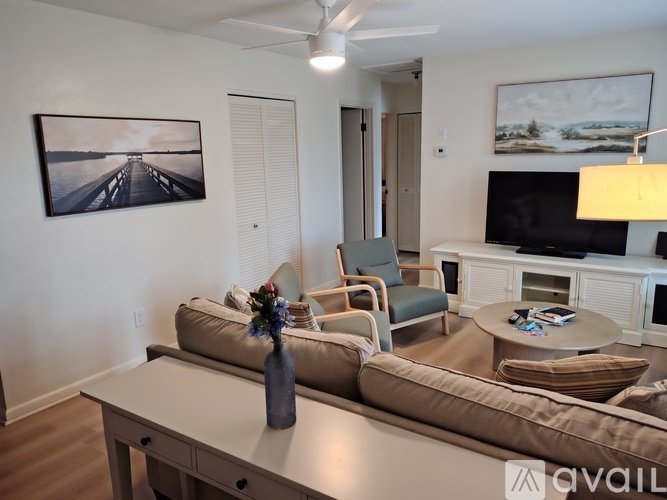 1656 Brentlawn Street 2 Beds Single Family Home for Rent - Photo gallery 3