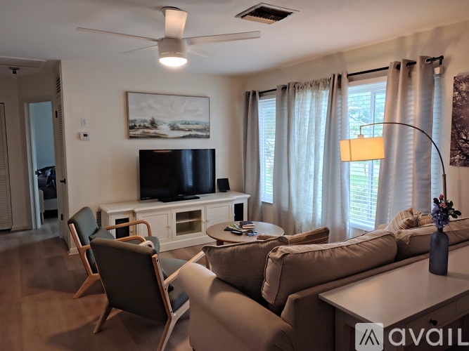 1656 Brentlawn Street 2 Beds Single Family Home for Rent - Photo gallery 4