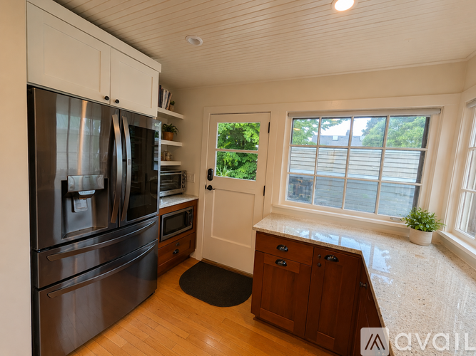 6223 Greenwood Ave N 5 Beds Single Family Home for Rent - Photo gallery 3