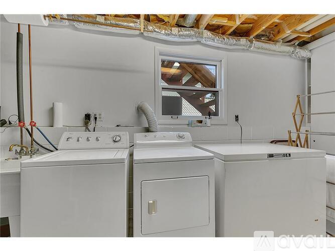 3205 10th St N 5 Beds Single Family Home for Rent - Photo gallery 5