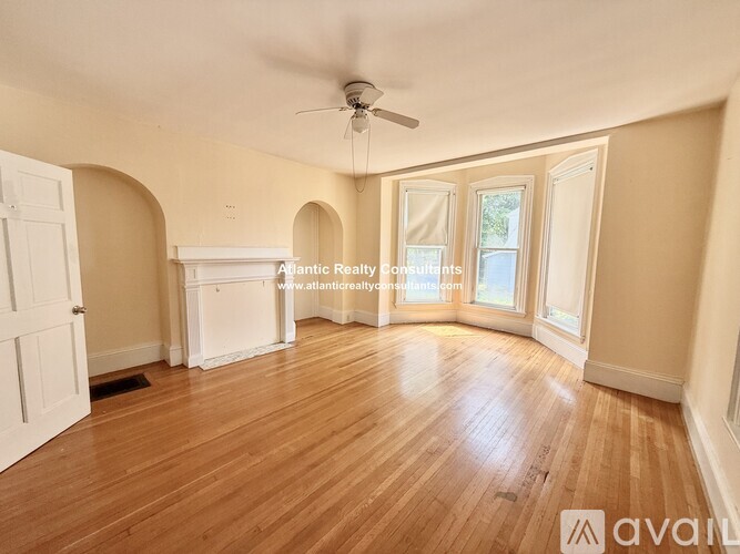 84 Walker St 4 Beds Apartment for Rent - Photo gallery 1