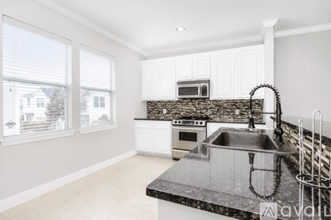 1720 Elgin St 3 Beds Apartment for Rent