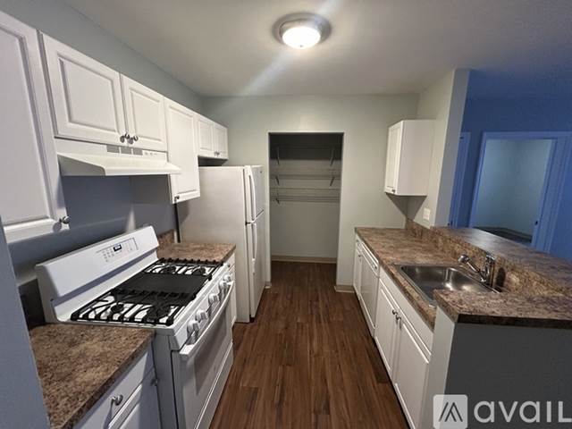 40 Ferry St