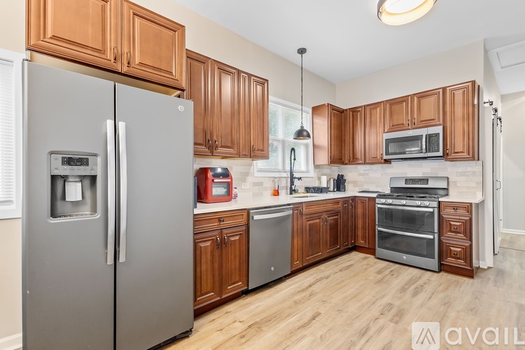 6039 Jackson Ave 8 Beds Single Family Home for Rent - Photo gallery 5