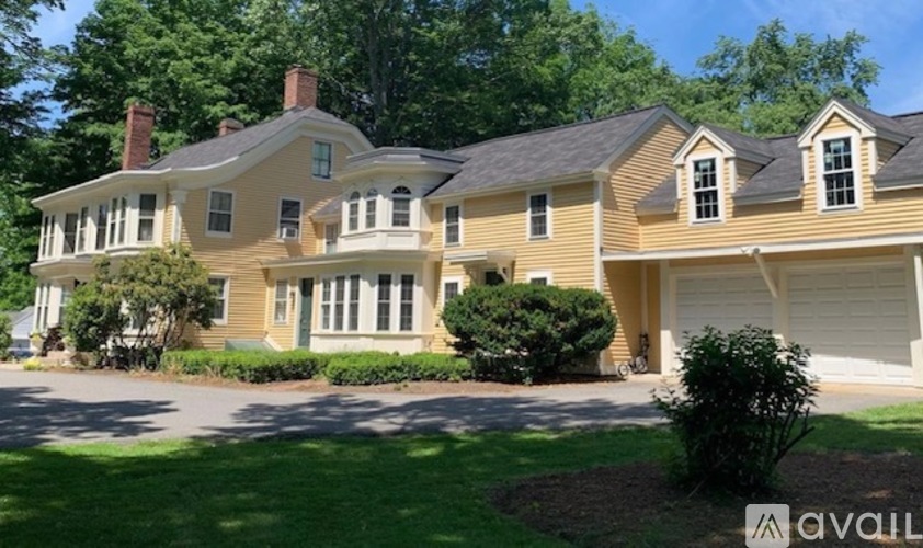 22 Common St 2 Beds Apartment for Rent - Photo gallery 1