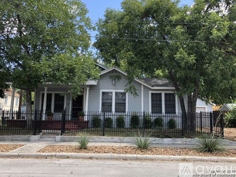 802 Indianola St 3 Beds Apartment for Rent