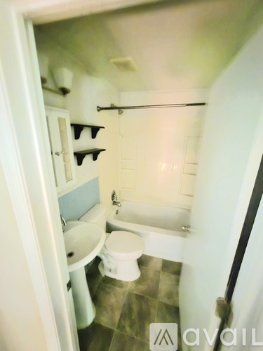 240 36th Ave N 2 Beds Single Family Home for Rent - Photo gallery 1