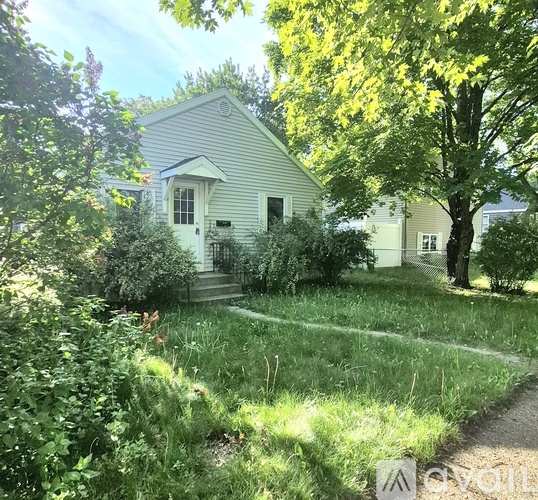 240 36th Ave N 2 Beds Single Family Home for Rent - Photo gallery 2