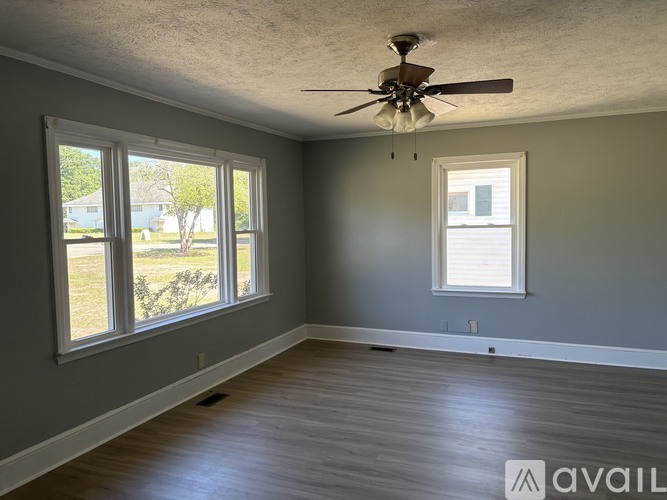 521 Brown Street 2 Beds Single Family Home for Rent - Photo gallery 2