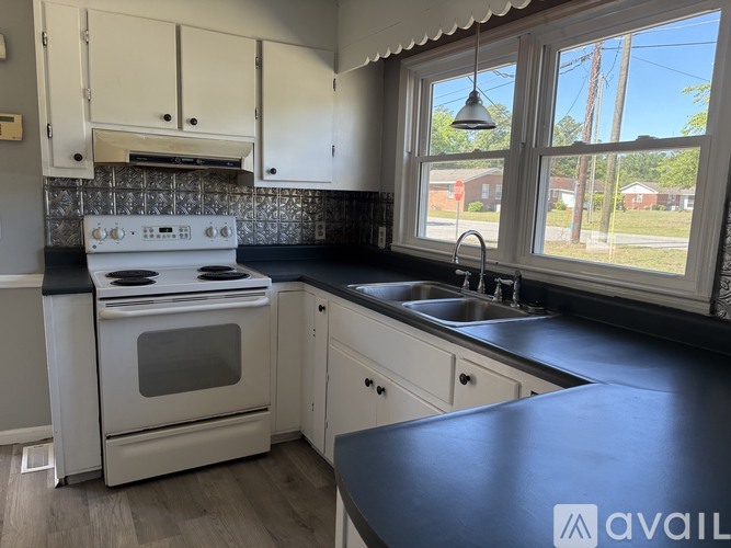 521 Brown Street 2 Beds Single Family Home for Rent - Photo gallery 3