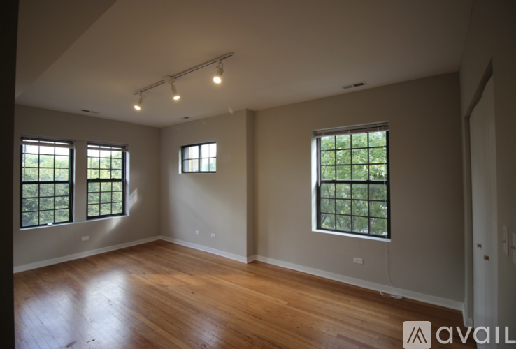 3102 W Sunnyside Ave 2 Beds Apartment for Rent - Photo gallery 1