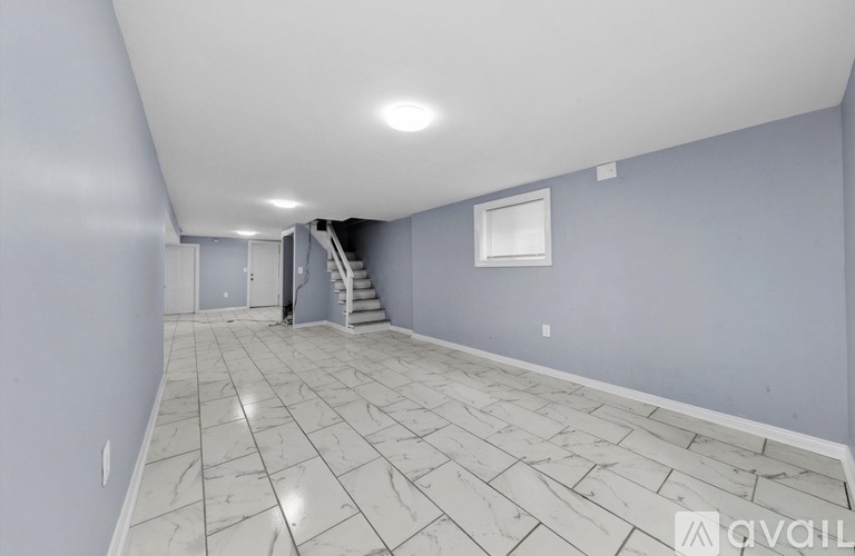 6621 S California Ave 7 Beds Single Family Home for Rent - Photo gallery 1