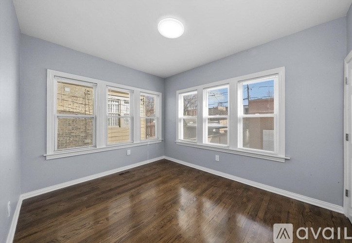 6621 S California Ave 7 Beds Single Family Home for Rent - Photo gallery 2