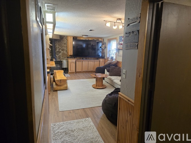 15861 Riverdale Road 2 Beds Single Family Home for Rent - Photo gallery 5